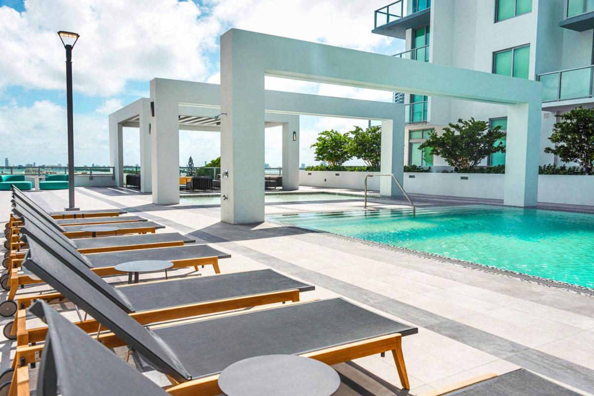 Apartment Luxury Near Design District *