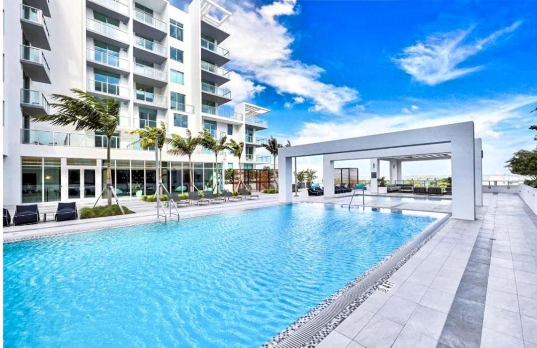 Apartment Luxury Near Design District *