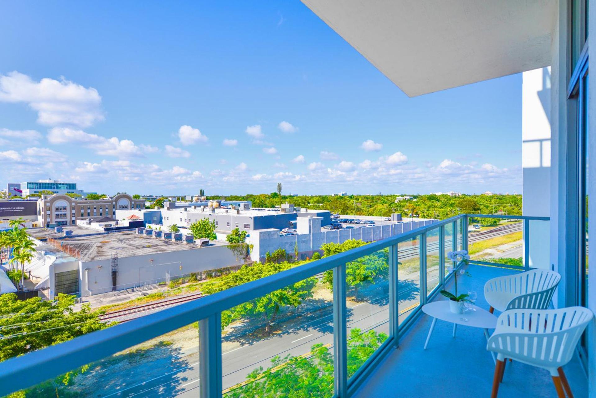 Apartment Luxury Near Design District Miami